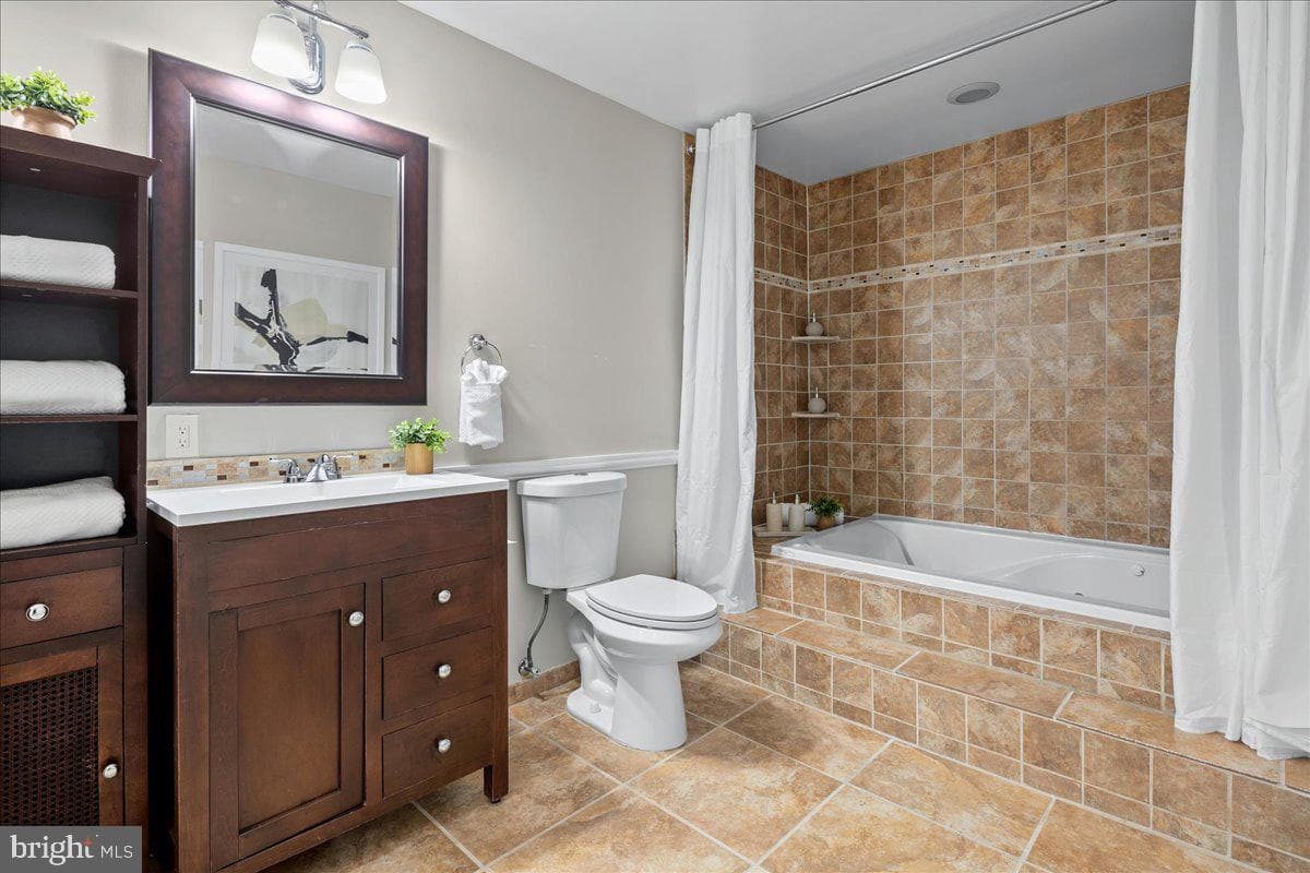 7588 Woodstown Drive photo 33