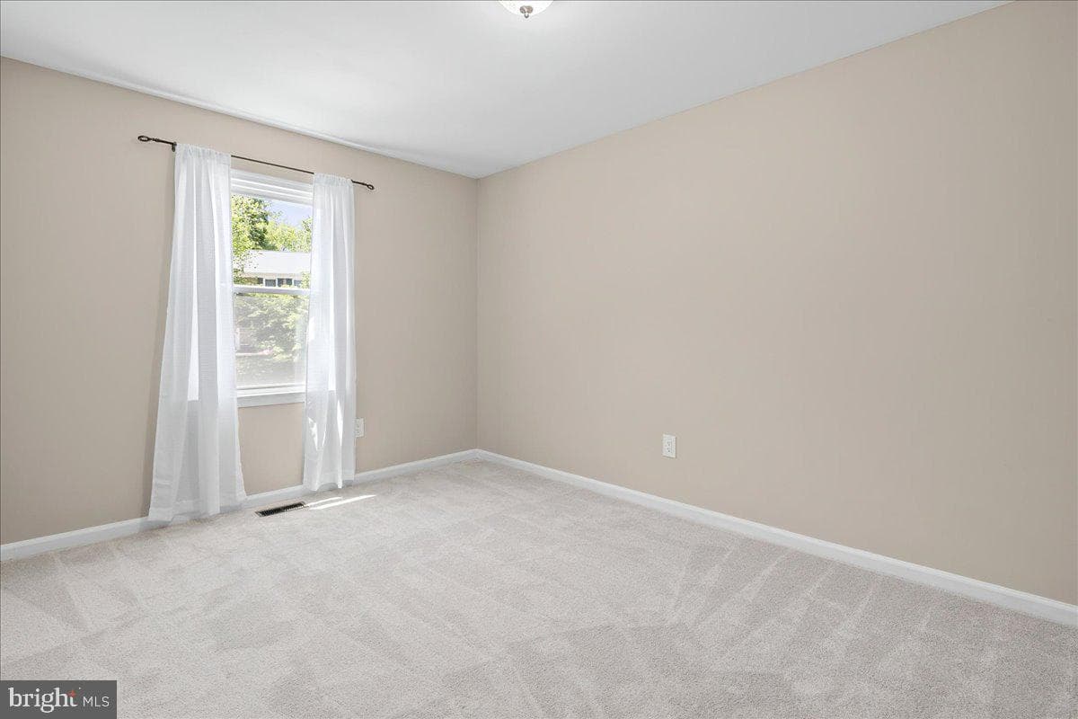 7588 Woodstown Drive photo 36