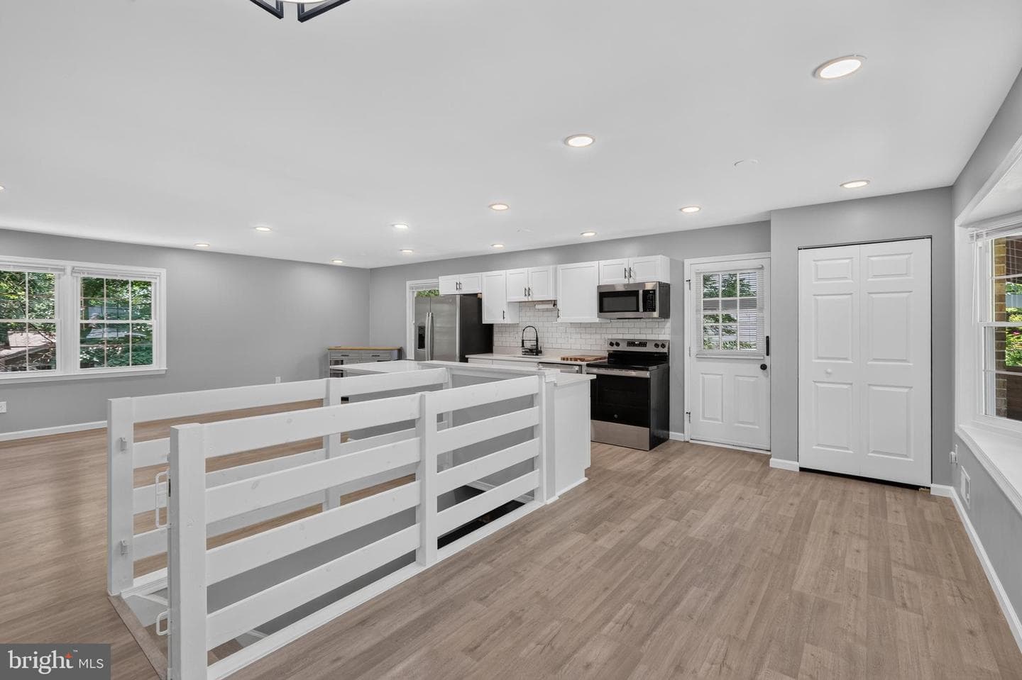4752 Carterwood Drive photo 9