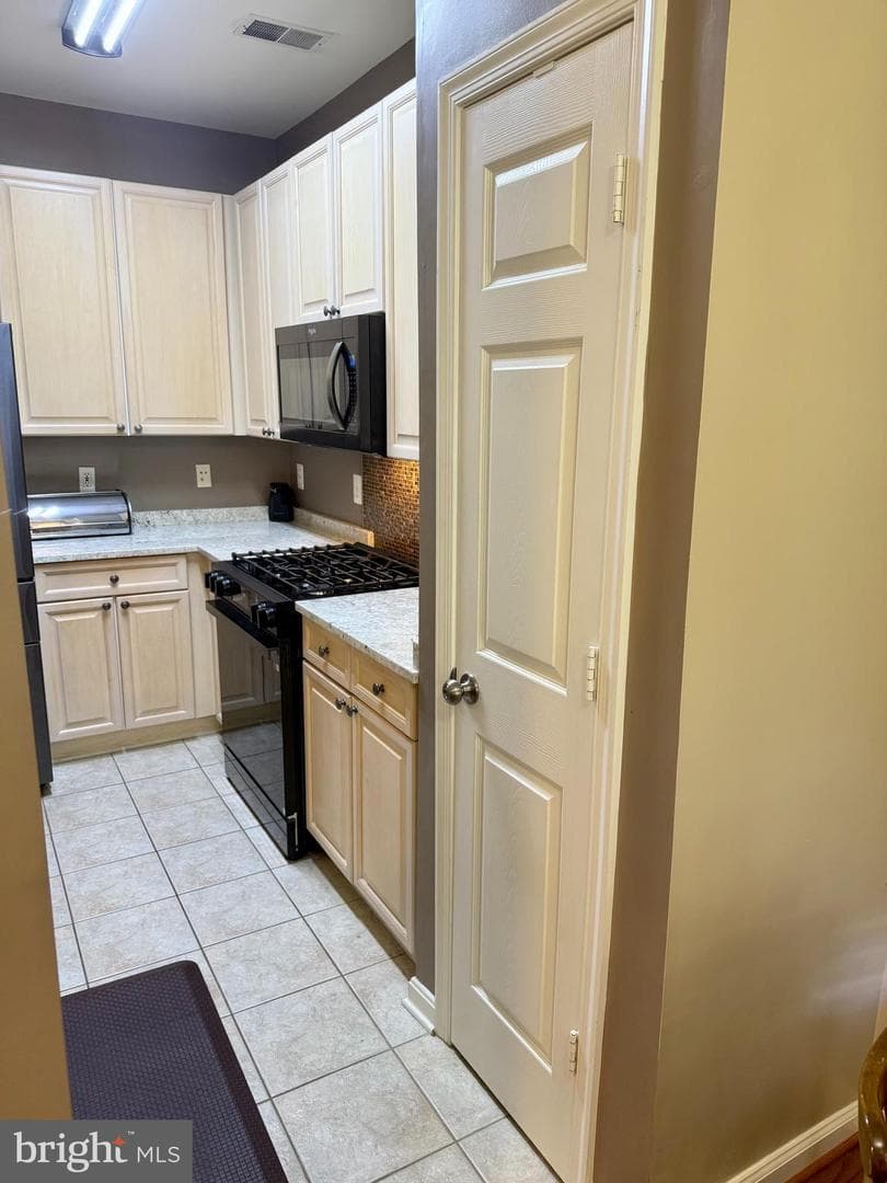 2663 Manhattan Place #112 photo 19