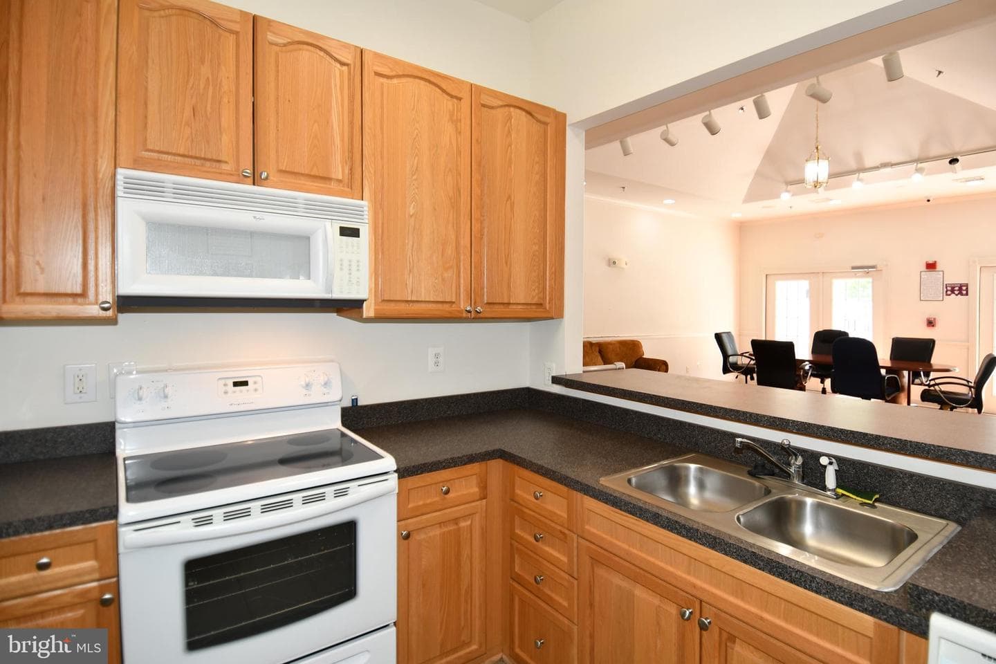 2663 Manhattan Place #112 photo 52