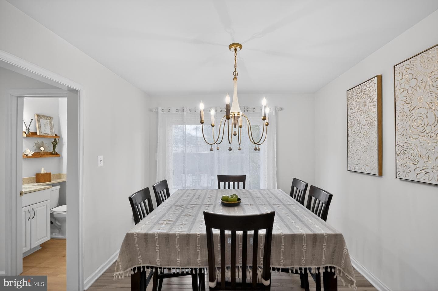 6027 Queenston Street photo 12