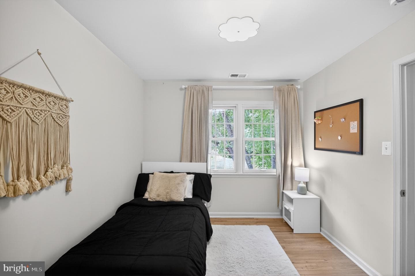 6027 Queenston Street photo 22