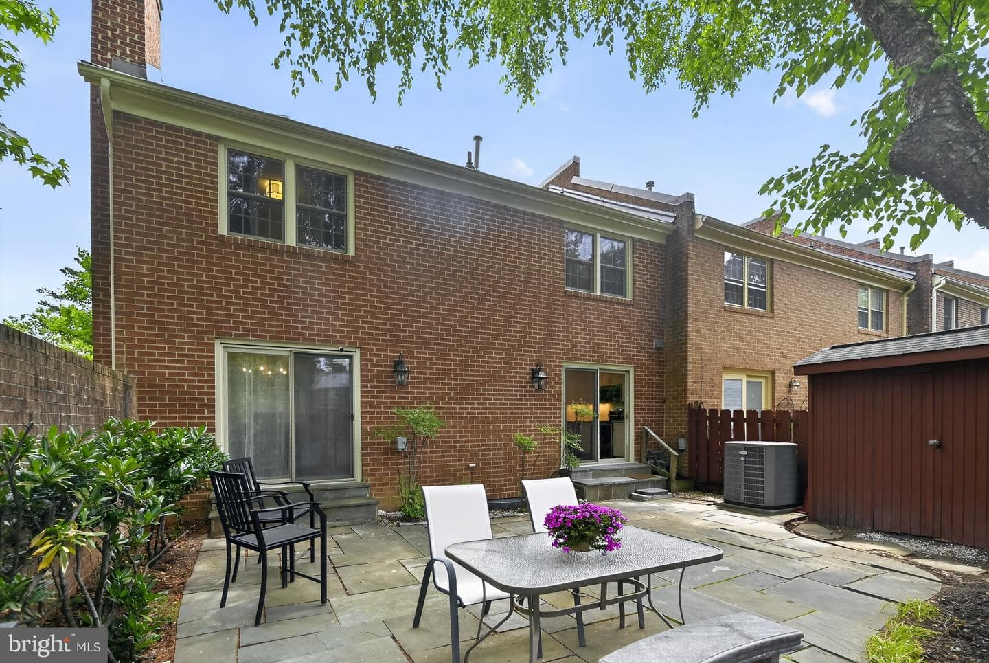 6027 Queenston Street photo 31