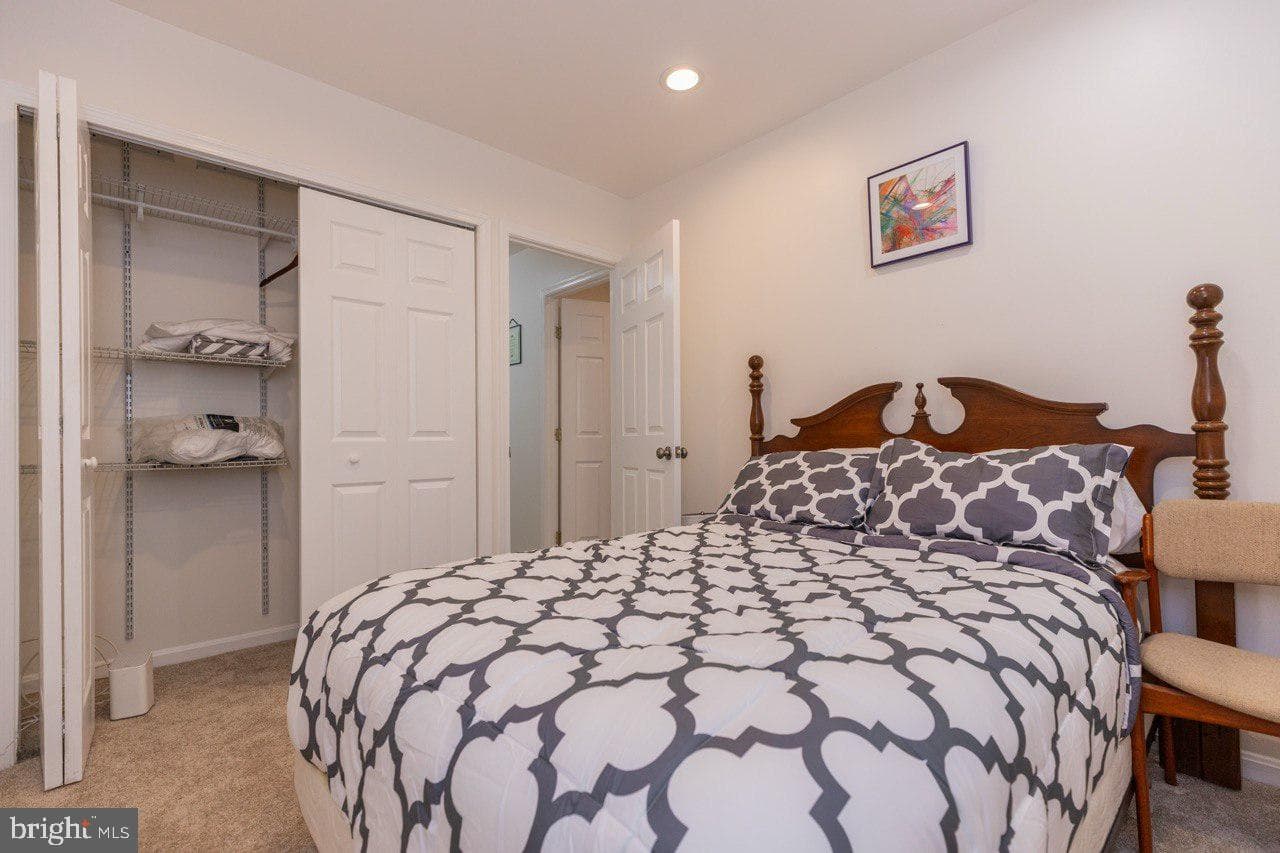 6463 Gildar Street photo 13