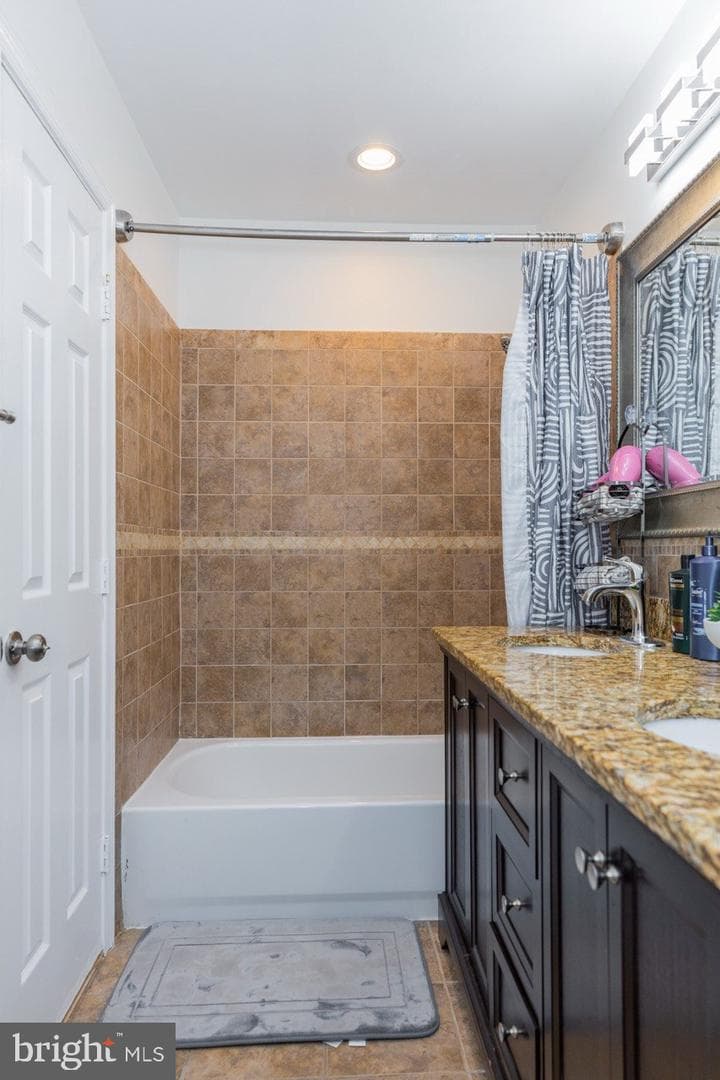 6463 Gildar Street photo 18