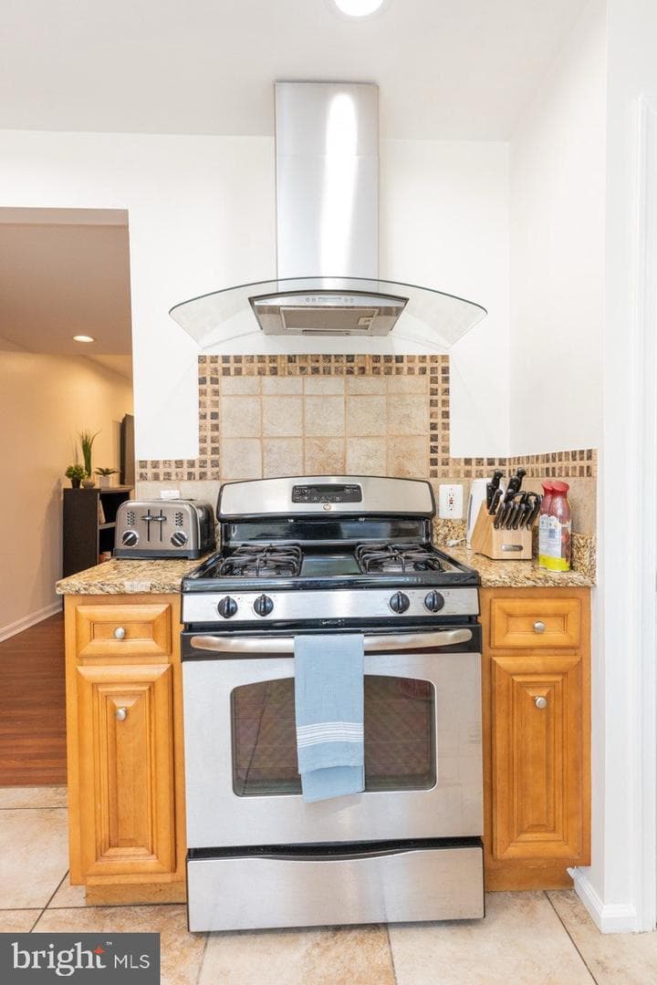 6463 Gildar Street photo 22