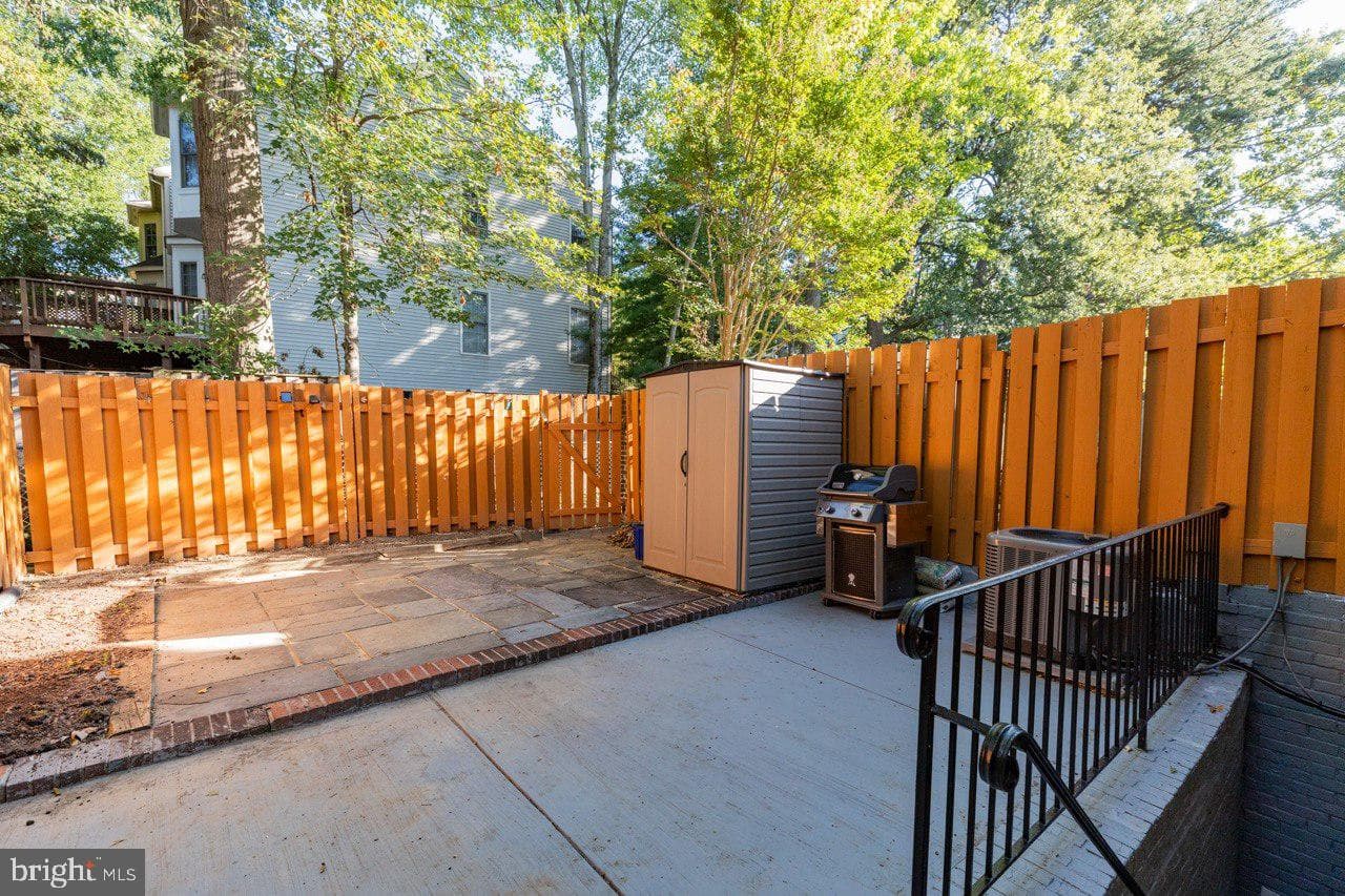6463 Gildar Street photo 27