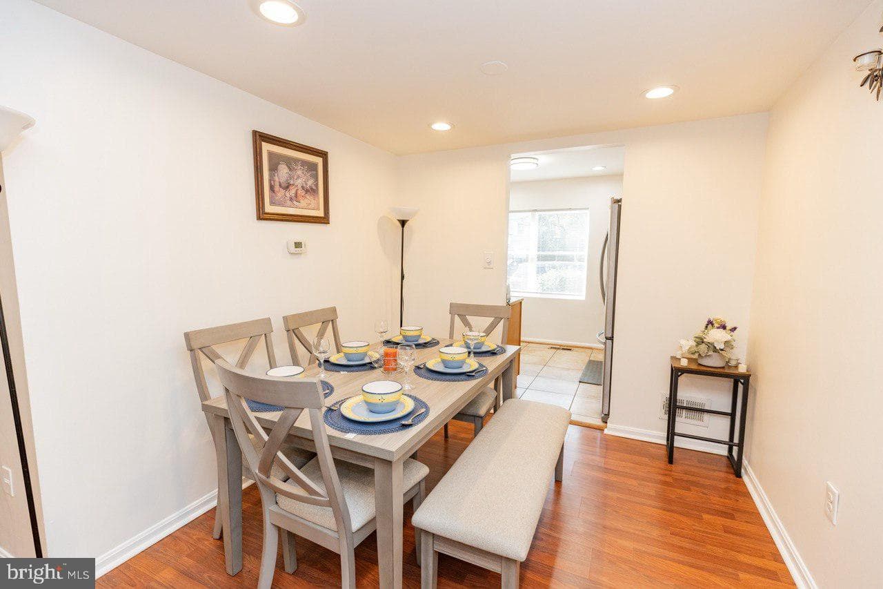 6463 Gildar Street photo 9