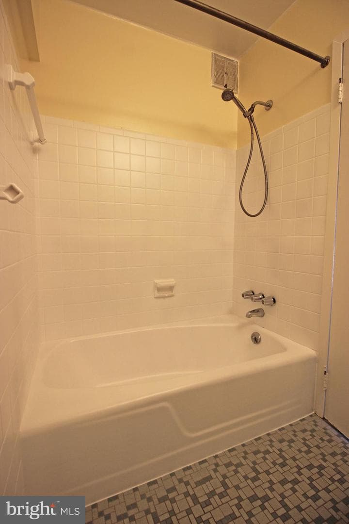 200 Locust Street SE #405 photo 17