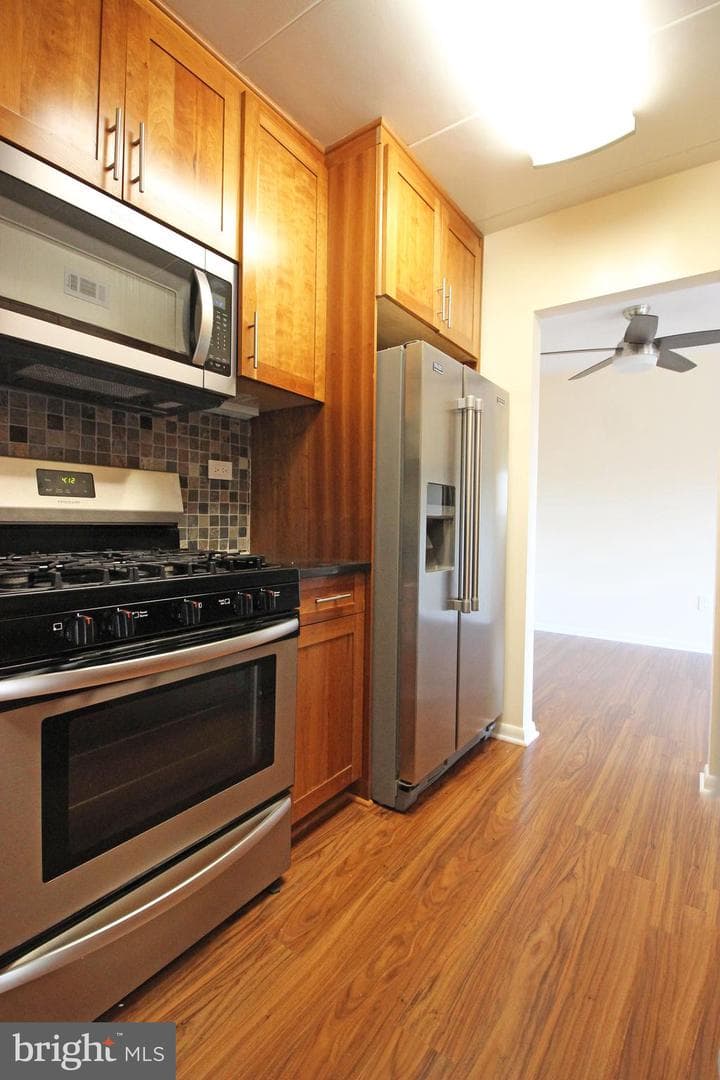 200 Locust Street SE #405 photo 2