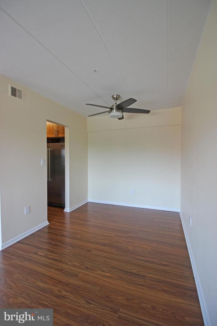 200 Locust Street SE #405 photo 4