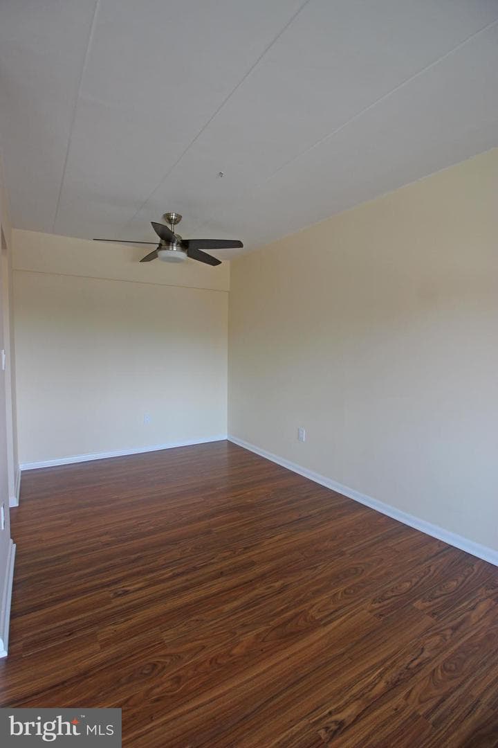 200 Locust Street SE #405 photo 5