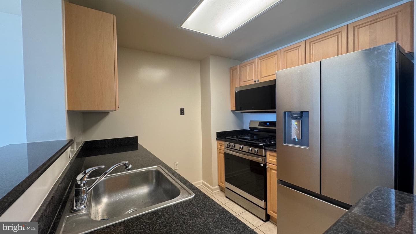 2726 Gallows Road #1405 photo 8