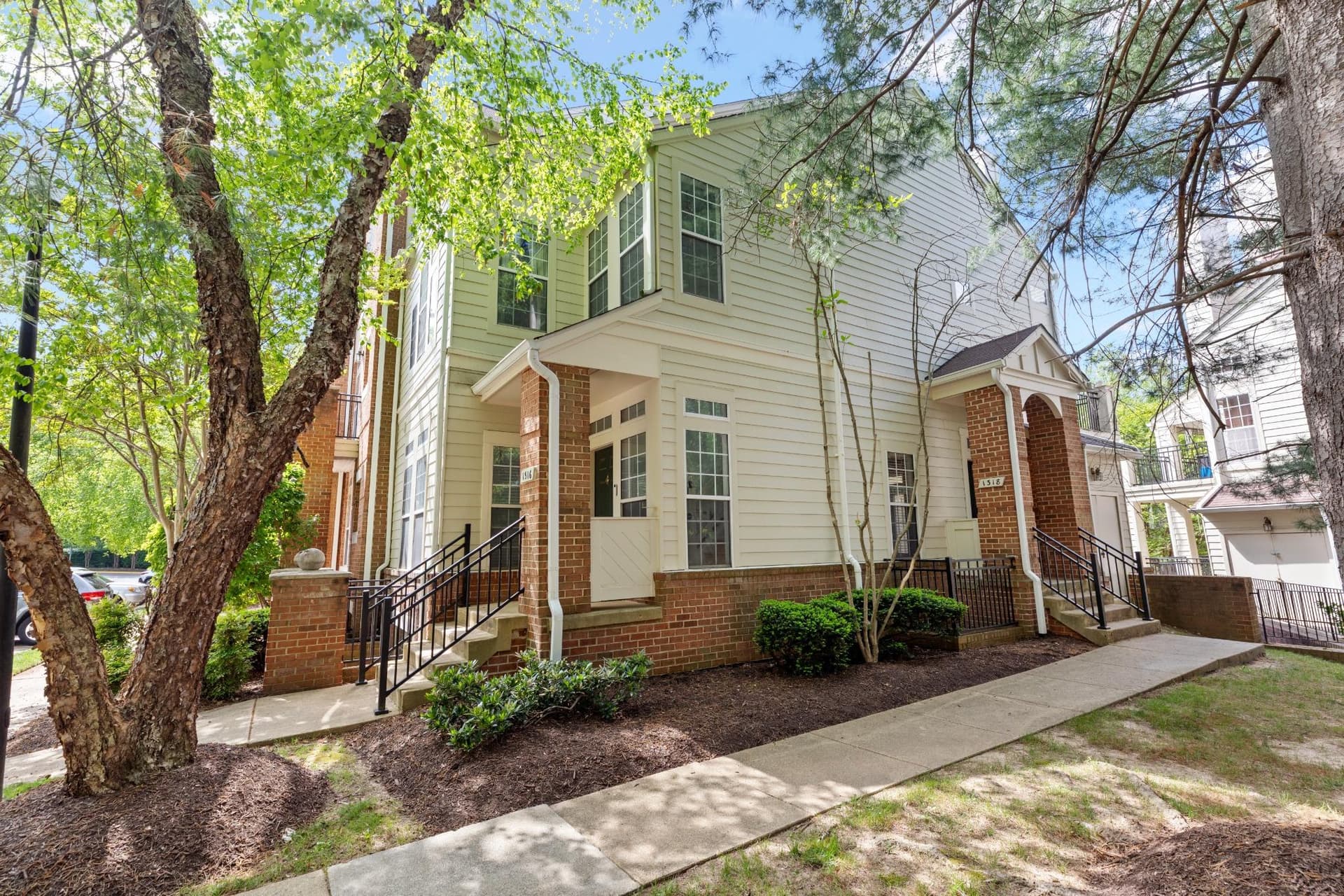 1318 Garden Wall Circle #213 photo 22