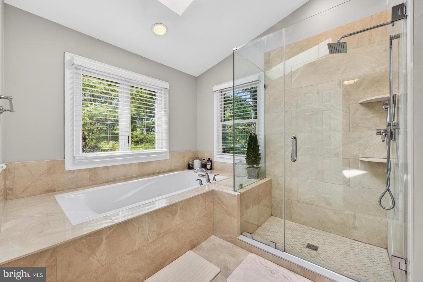 7522 Chrisland Cove photo 9