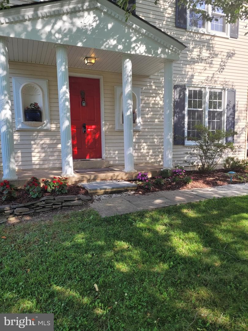 10142 Marshall Pond Road photo 3