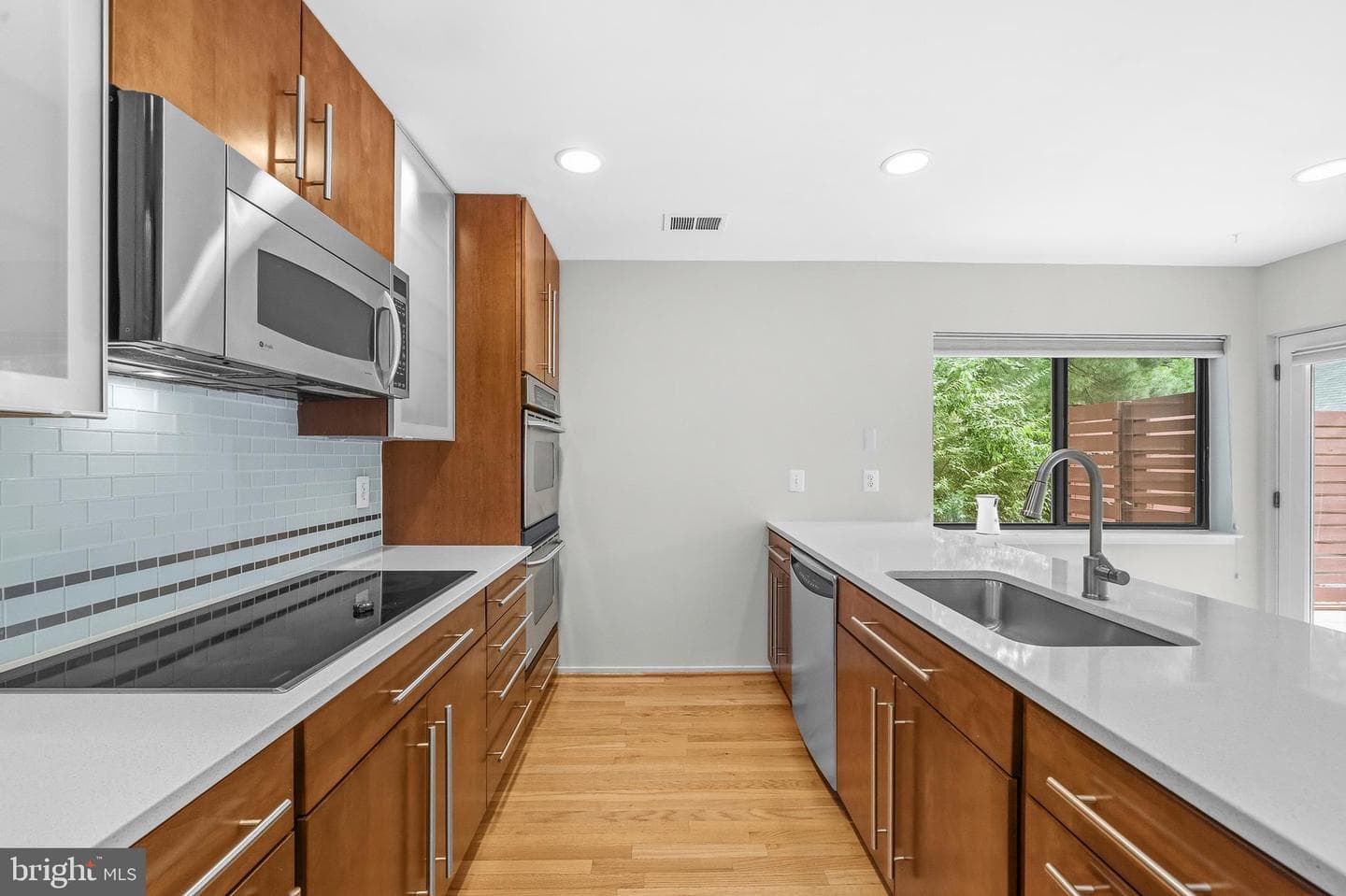 2105 South Bay Lane photo 11