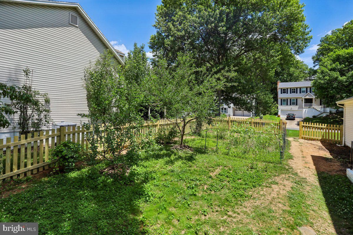 900 Barker Hill Road photo 32