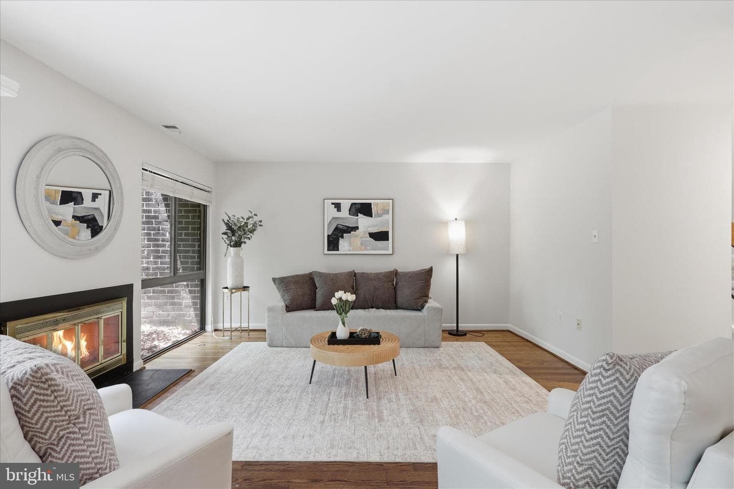 2043 Wethersfield Court photo 12