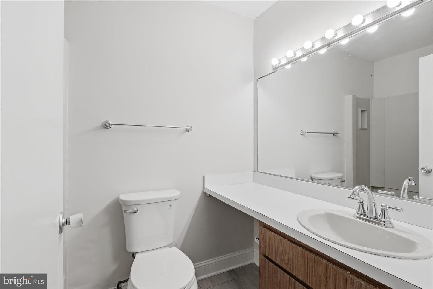 2043 Wethersfield Court photo 22