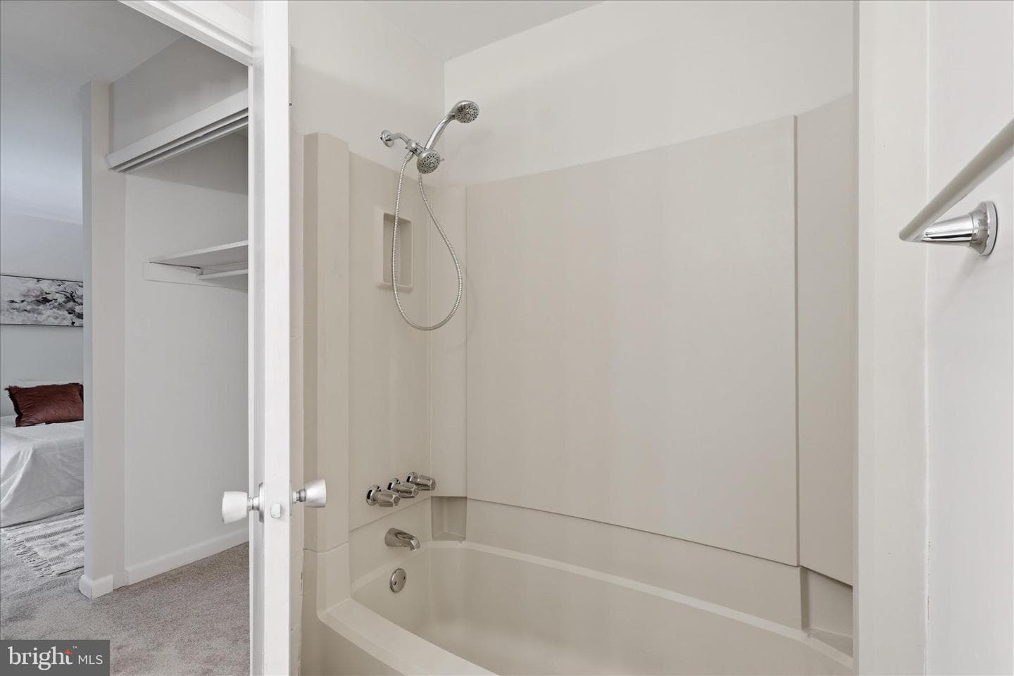 2043 Wethersfield Court photo 23