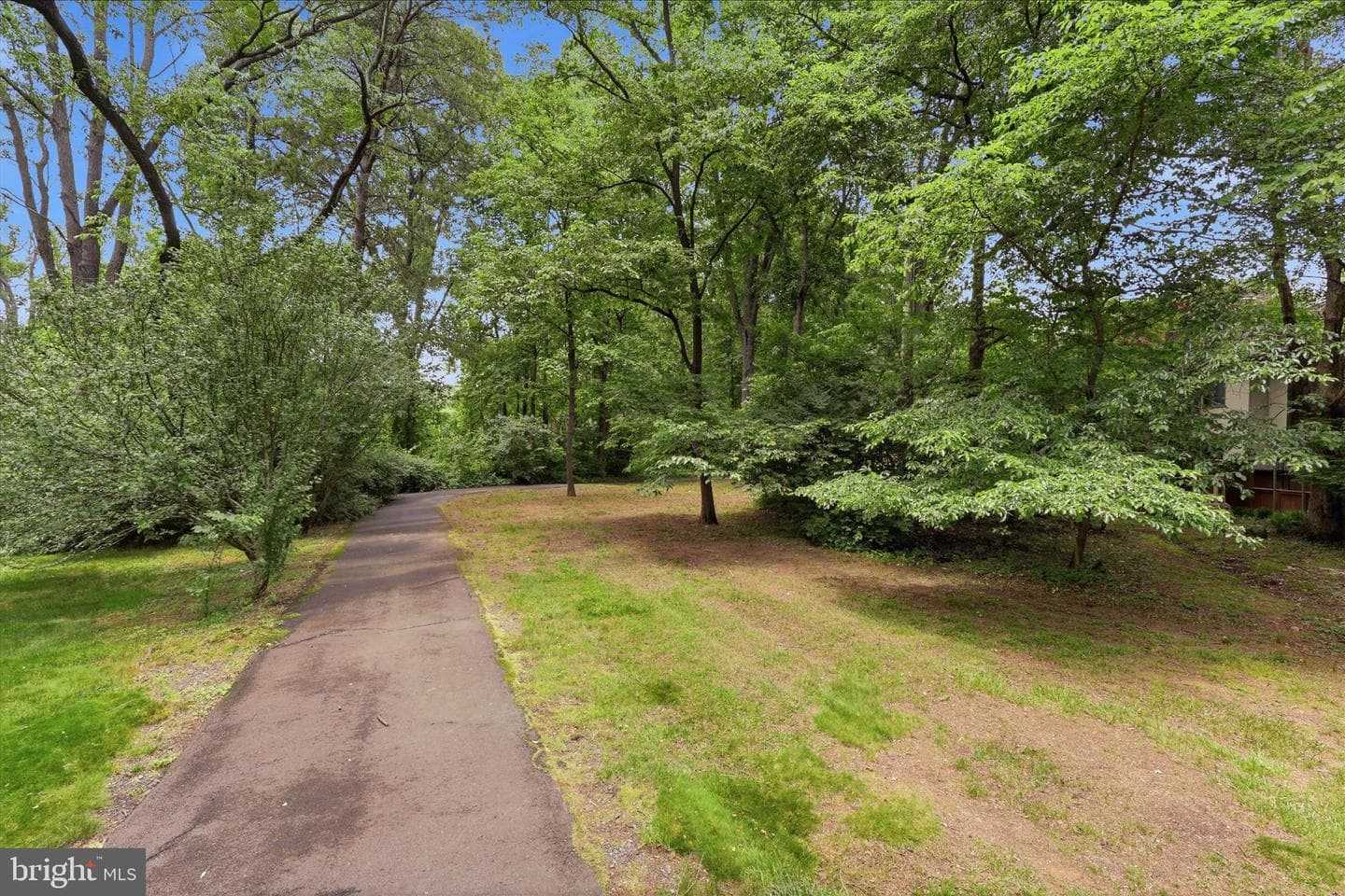 2043 Wethersfield Court photo 32