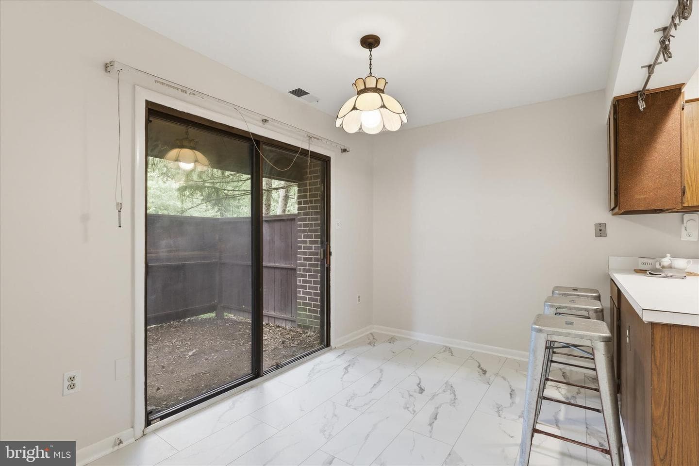 2043 Wethersfield Court photo 6