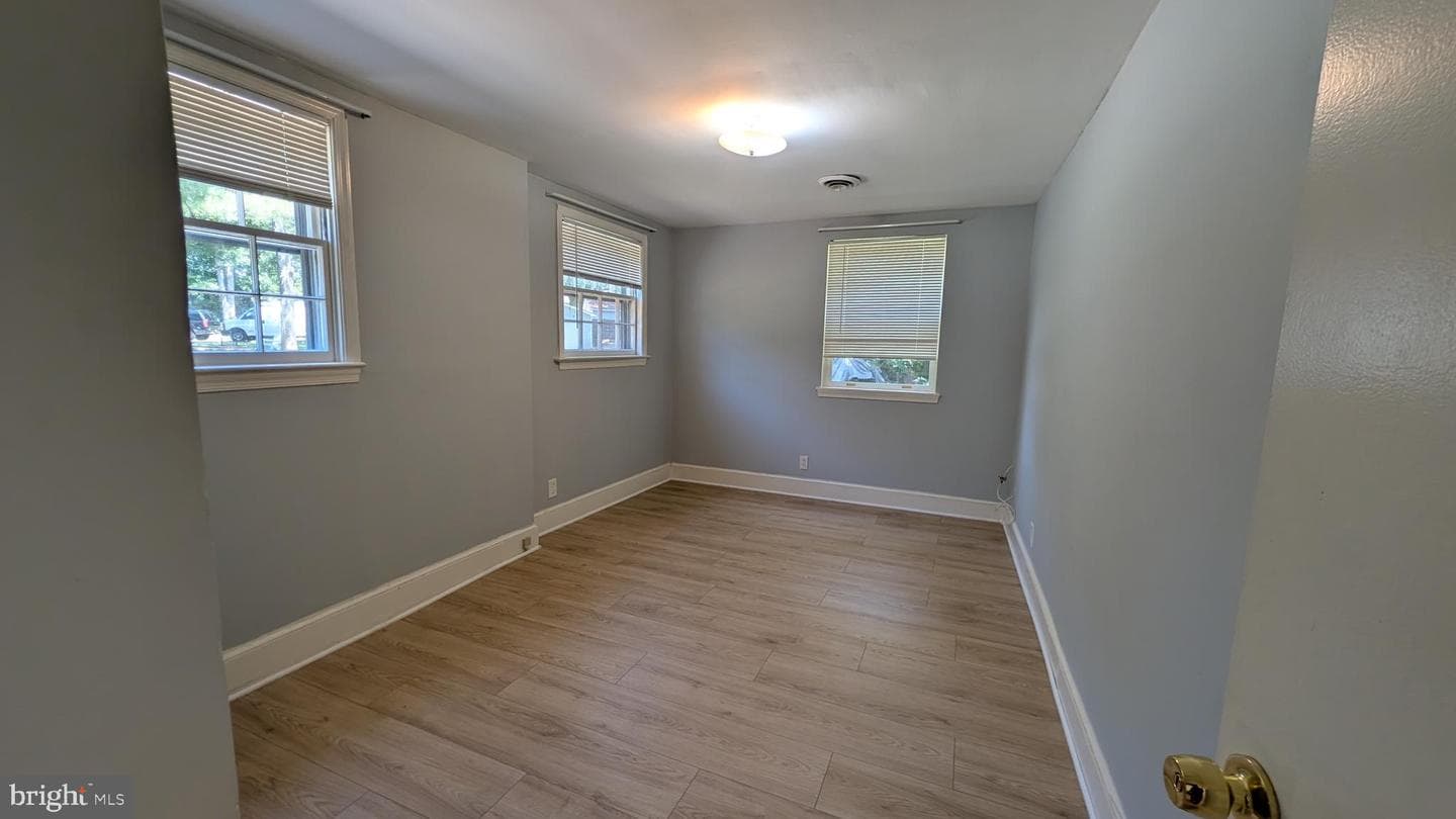 6497 Windham Avenue photo 17