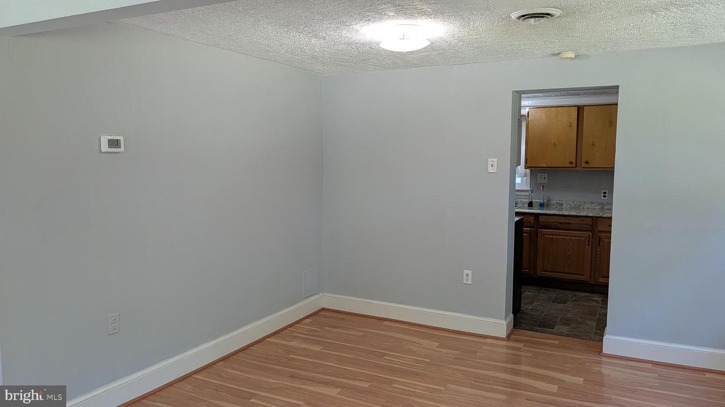 6497 Windham Avenue photo 23