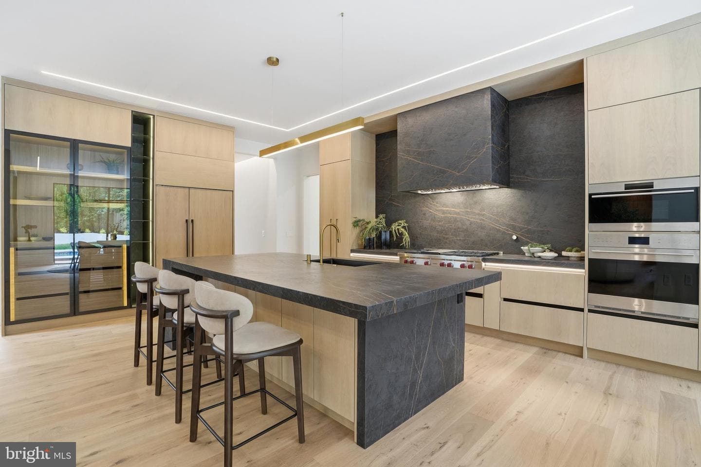 1803 Dumbarton Street photo 31