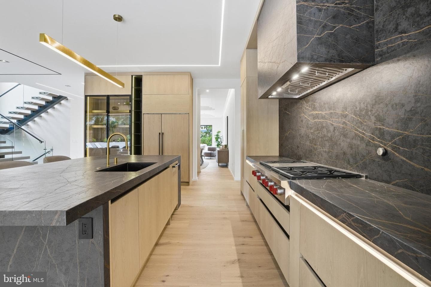 1803 Dumbarton Street photo 35