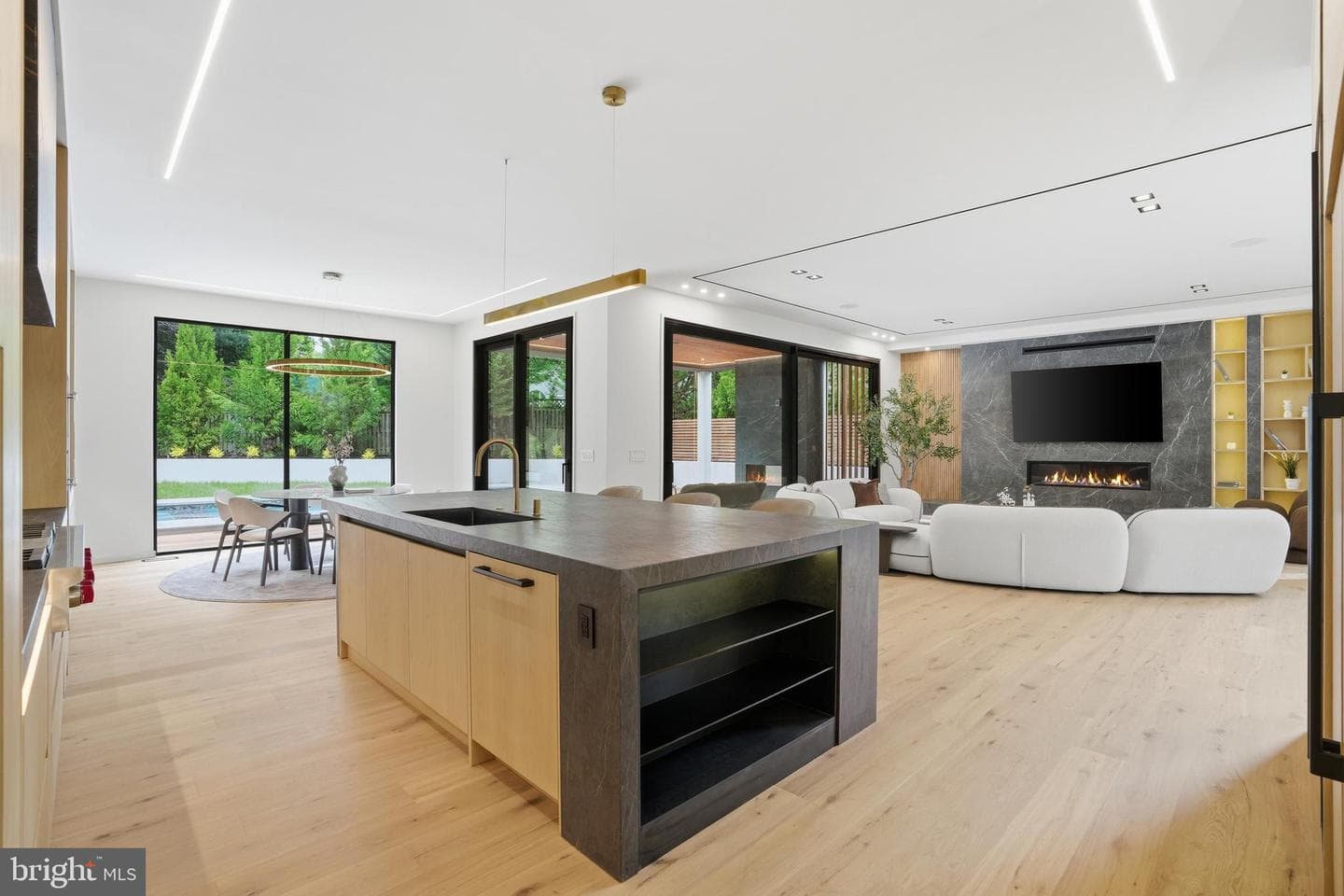 1803 Dumbarton Street photo 42