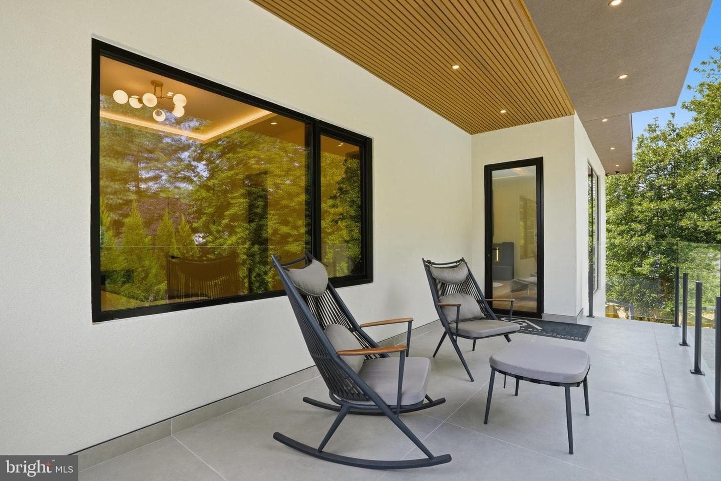 1803 Dumbarton Street photo 65
