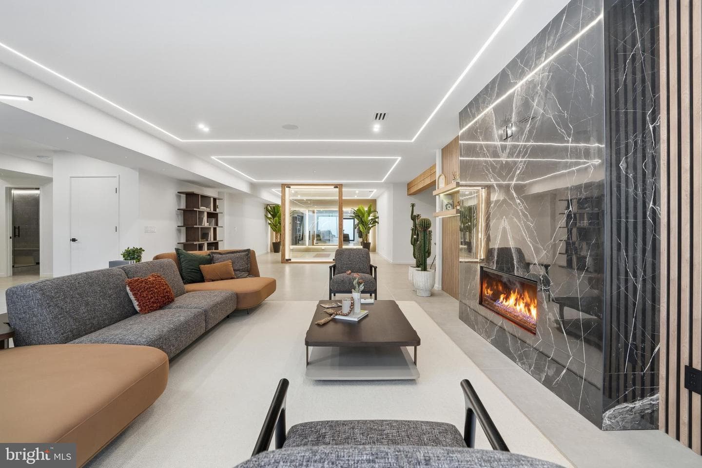 1803 Dumbarton Street photo 93