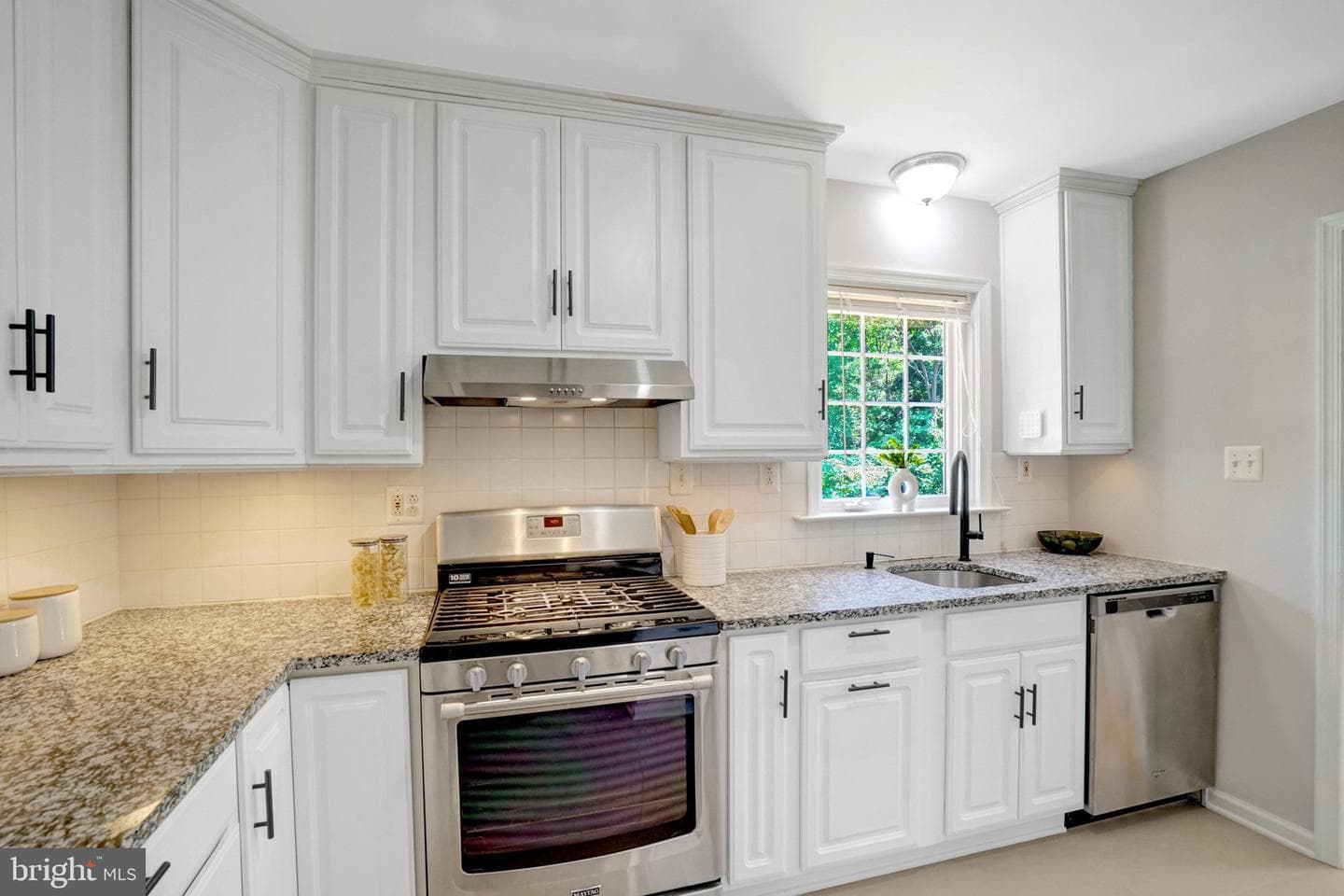 7107 Coventry Road photo 11