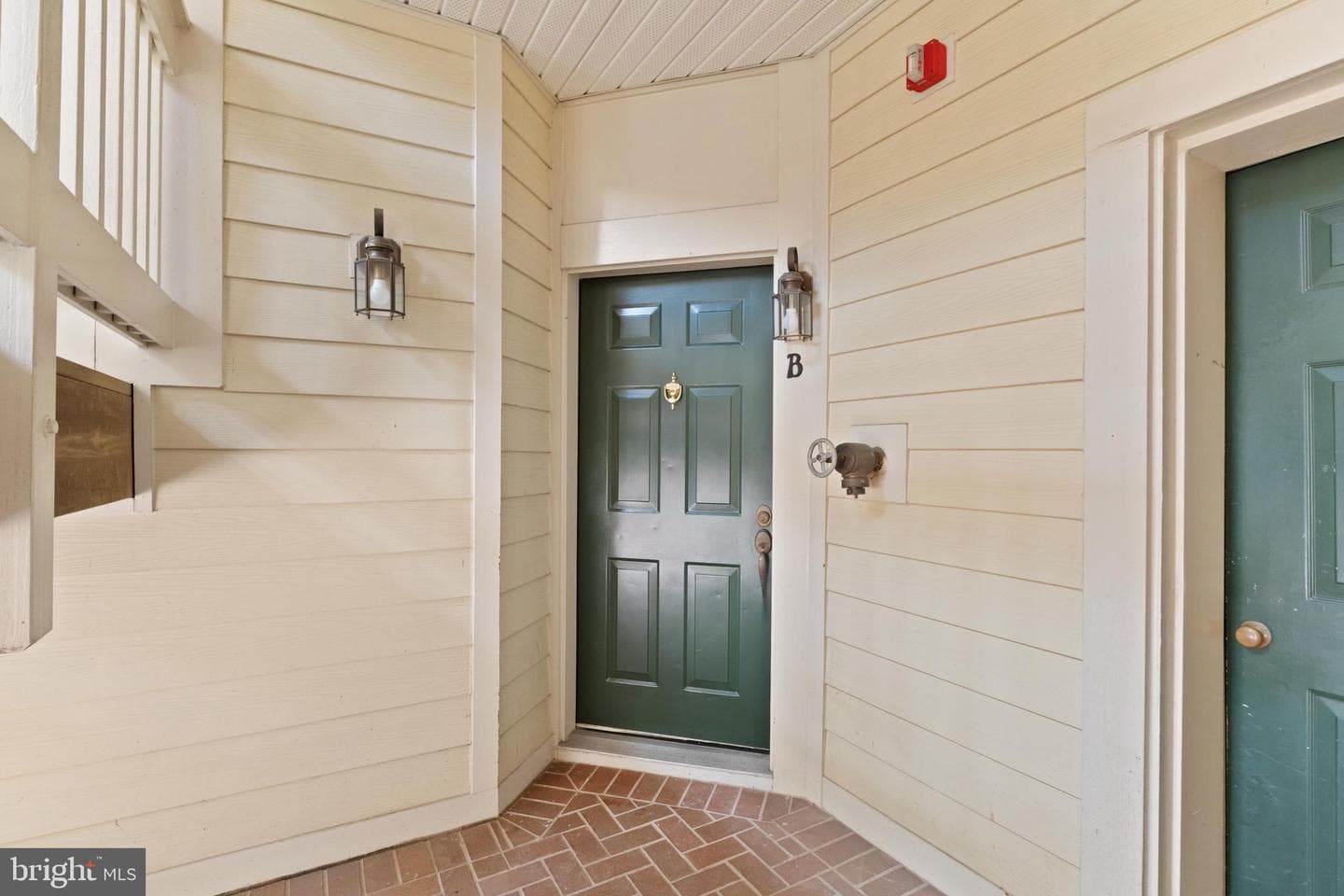 1324 Garden Wall Circle #b, Reston
