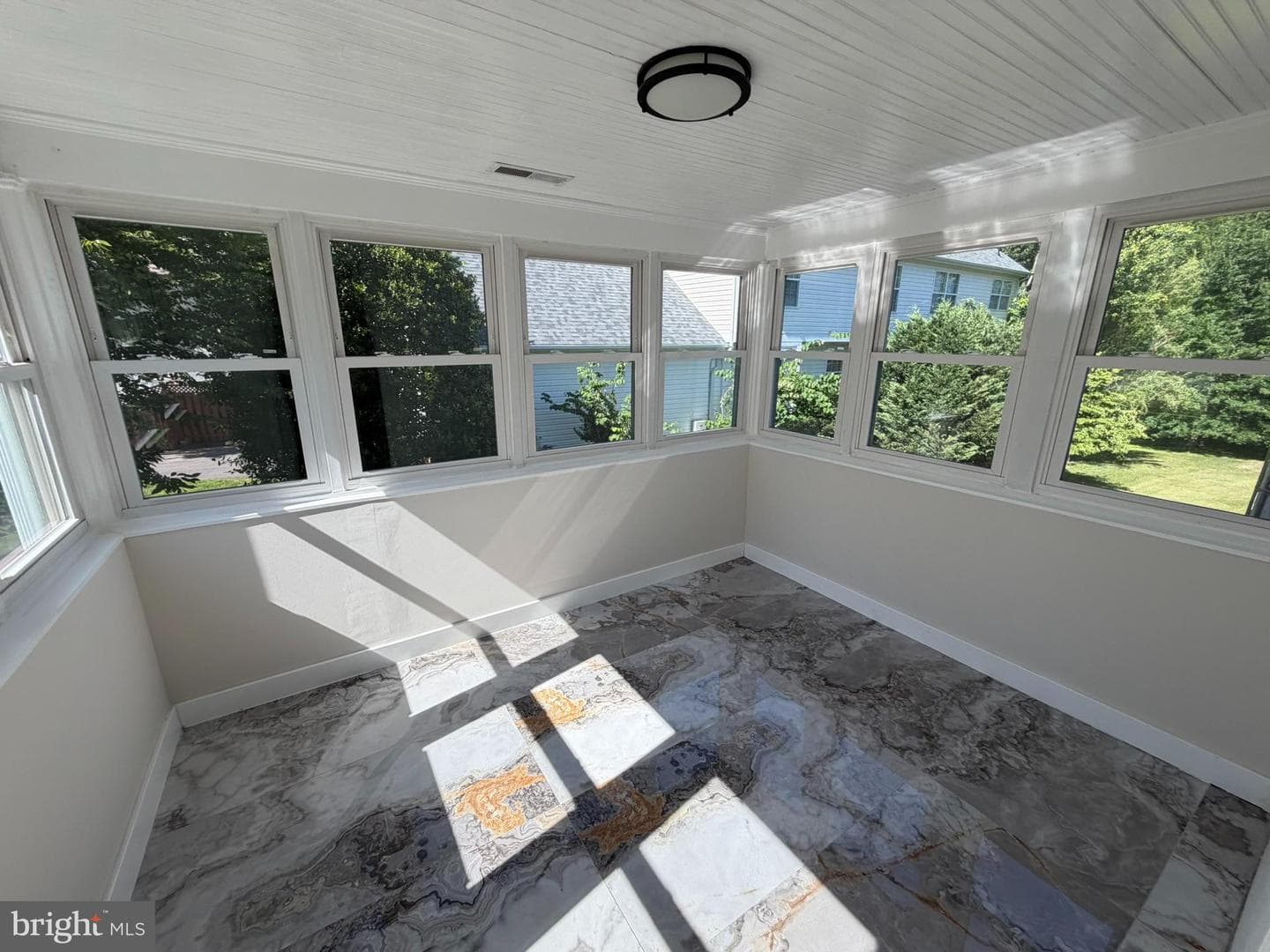 2923 Fairhill Road photo 10