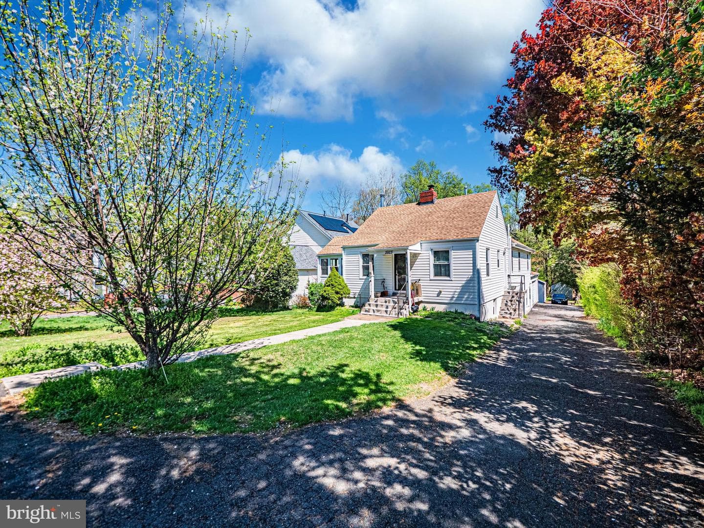 2923 Fairhill Road photo 4