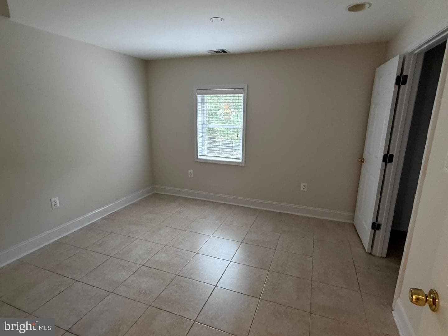 2923 Fairhill Road photo 40