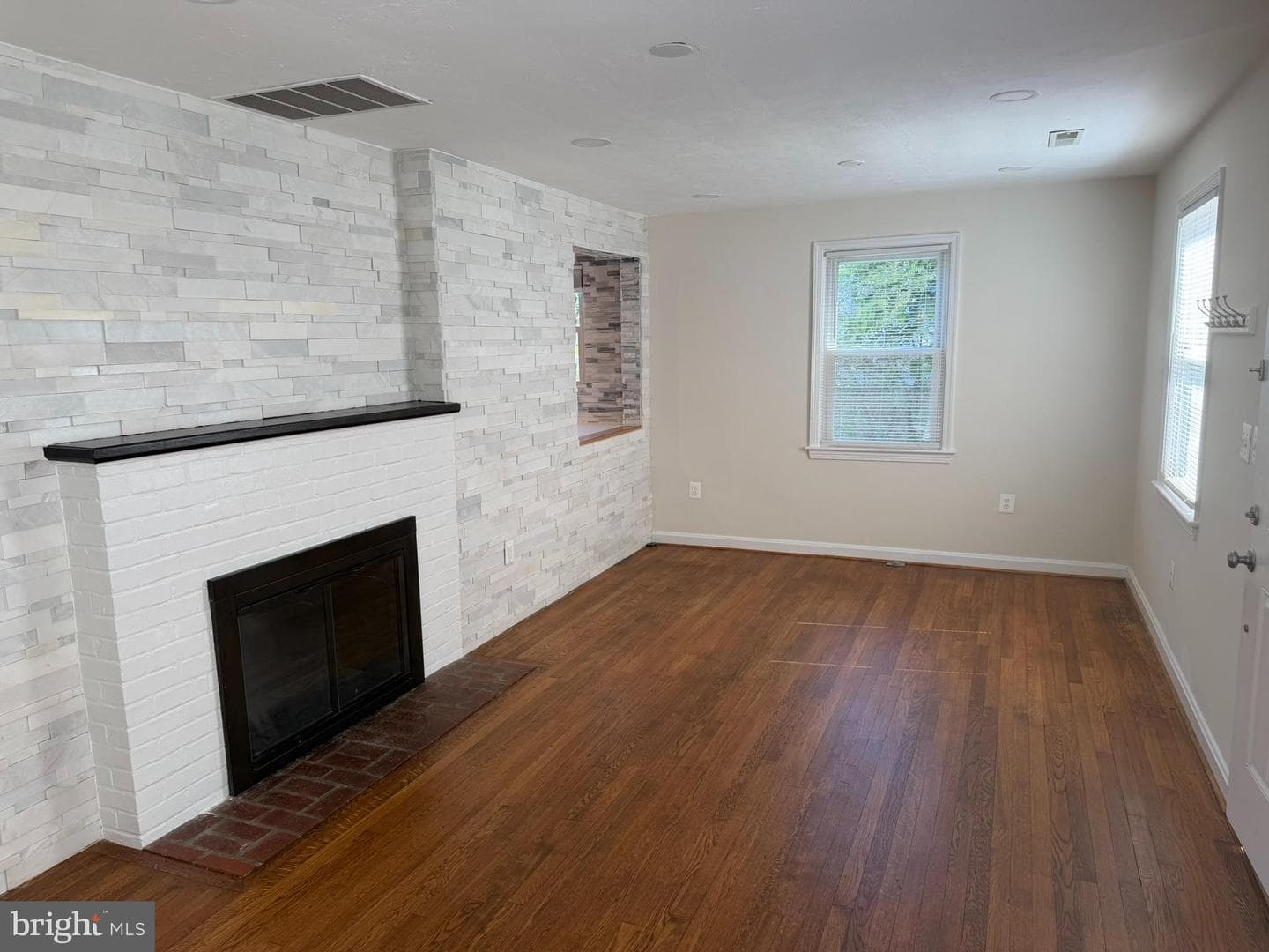2923 Fairhill Road photo 5