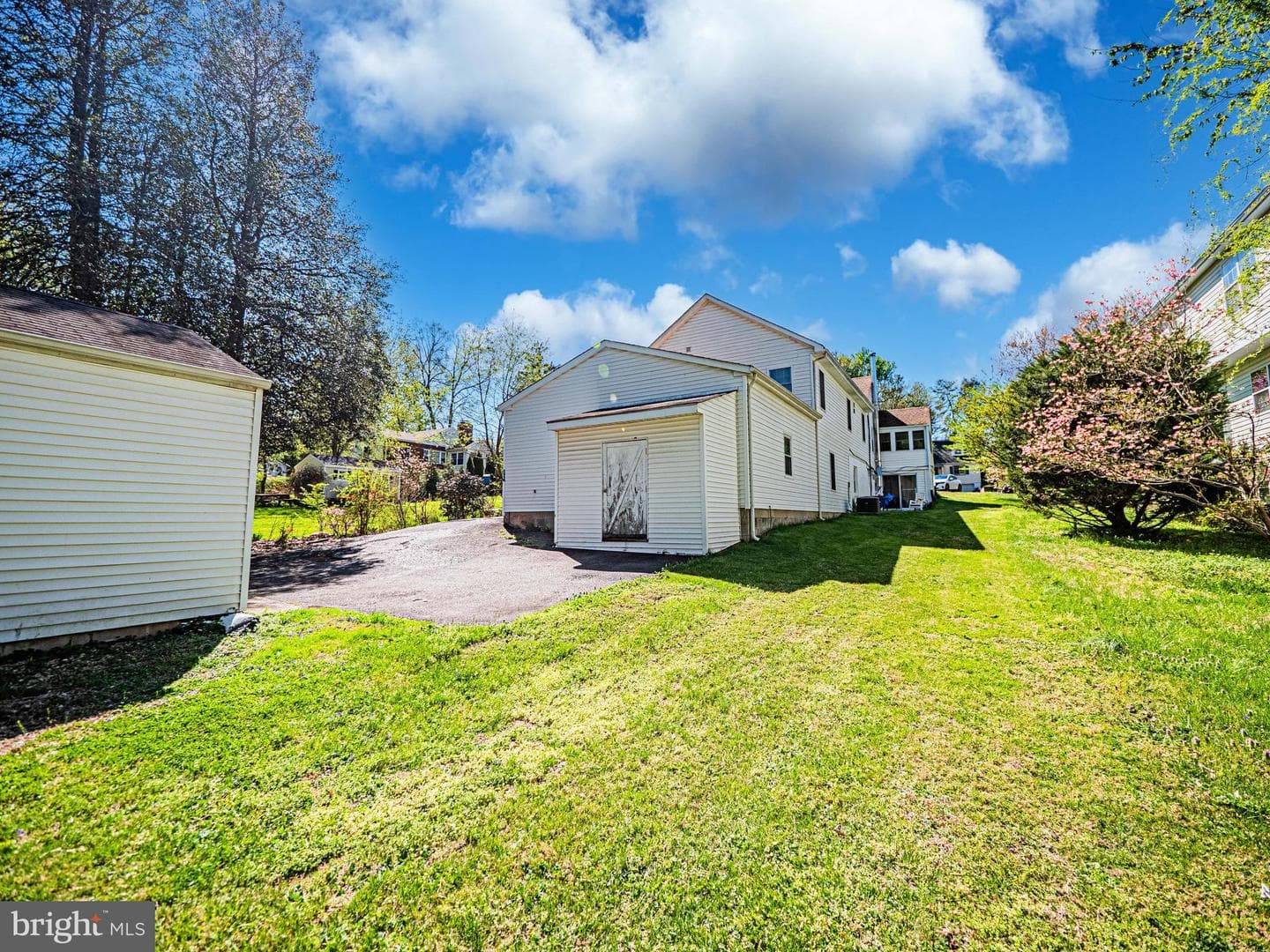 2923 Fairhill Road photo 63