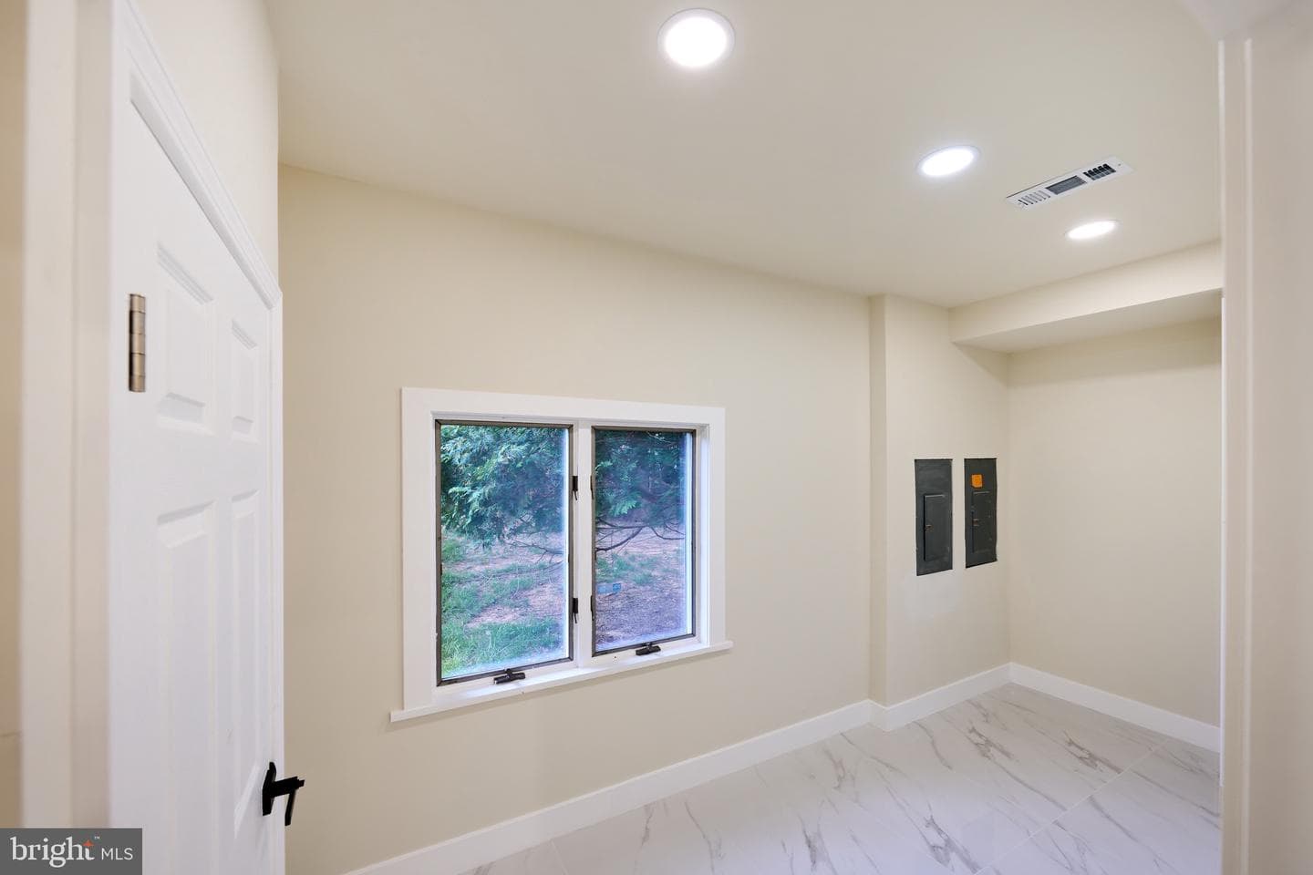 2713 Silkwood Court photo 32