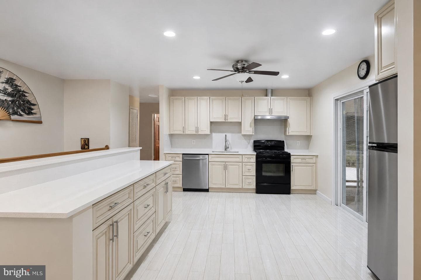 8418 Stone Gate Drive photo 9