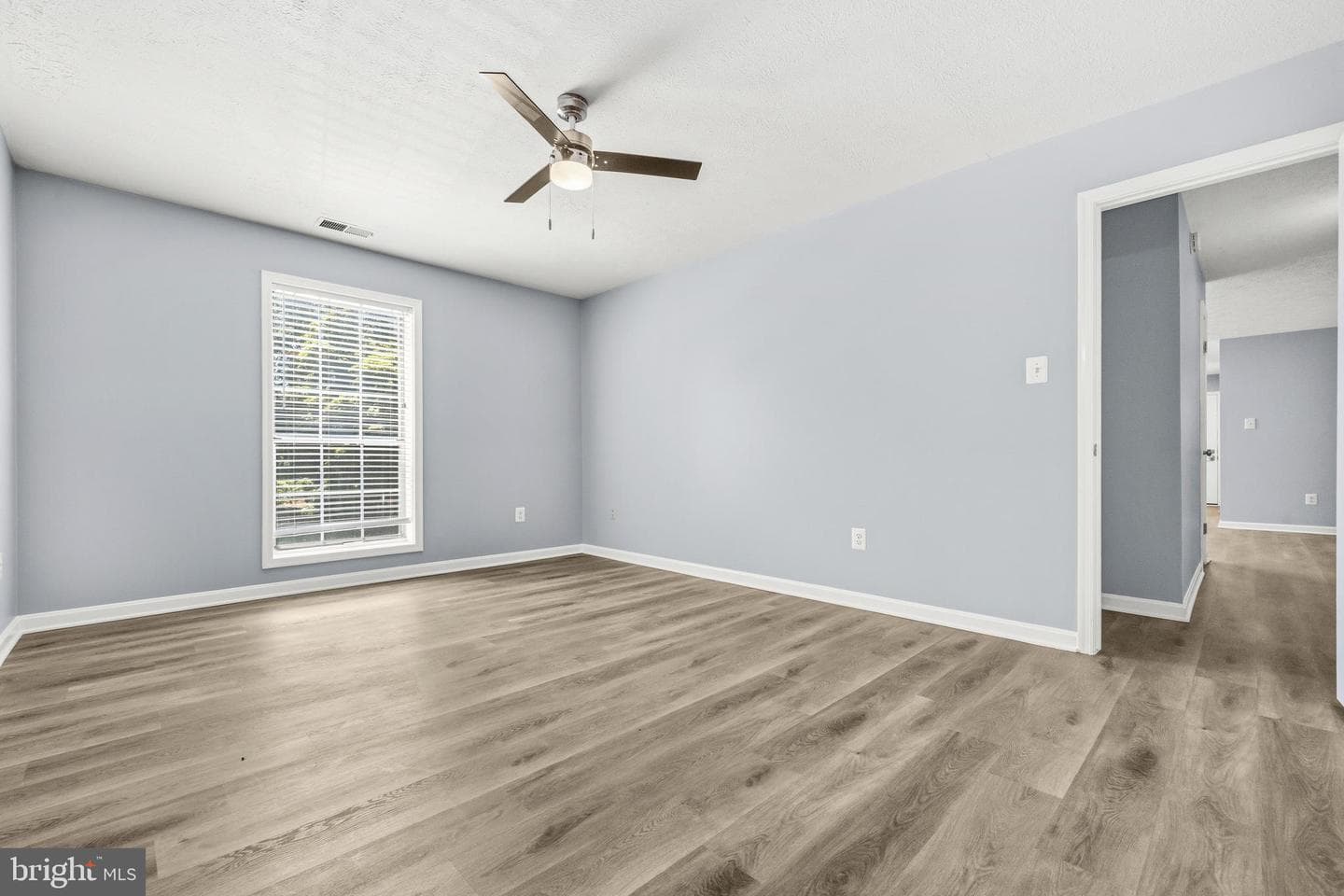 10212 Oakton Terrace Road photo 17