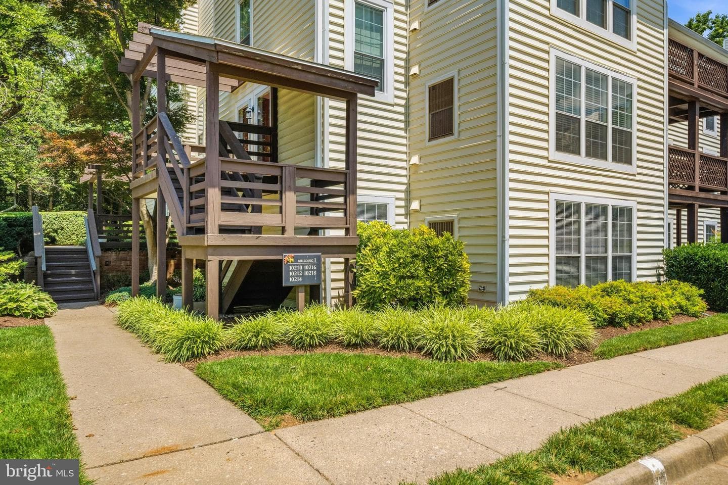 10212 Oakton Terrace Road photo 28