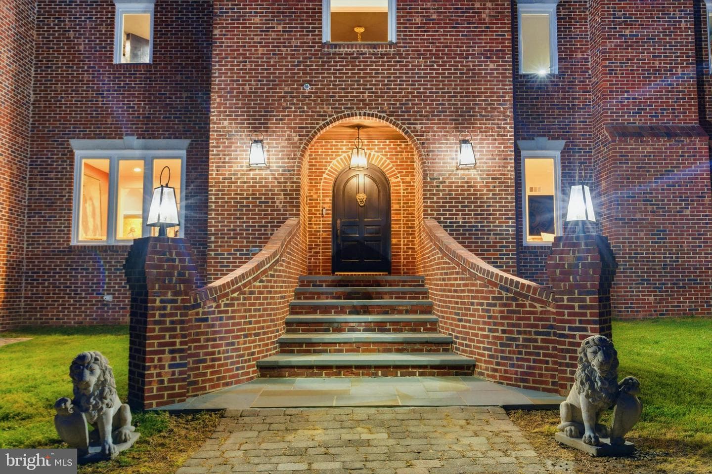 12213 Chapel Road, Clifton