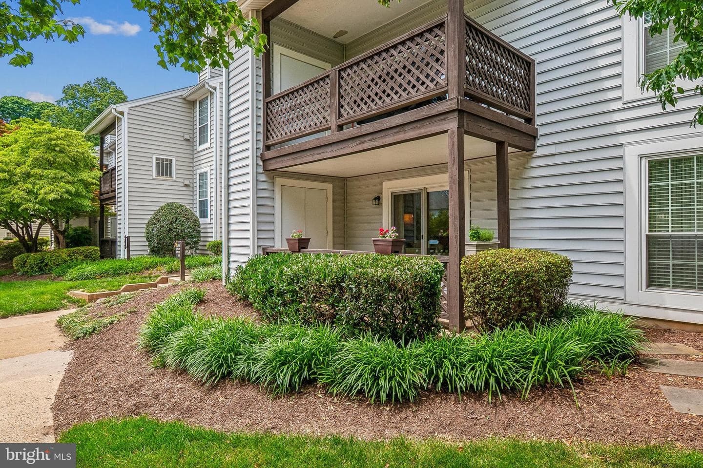 10090 Oakton Terrace Road, Oakton