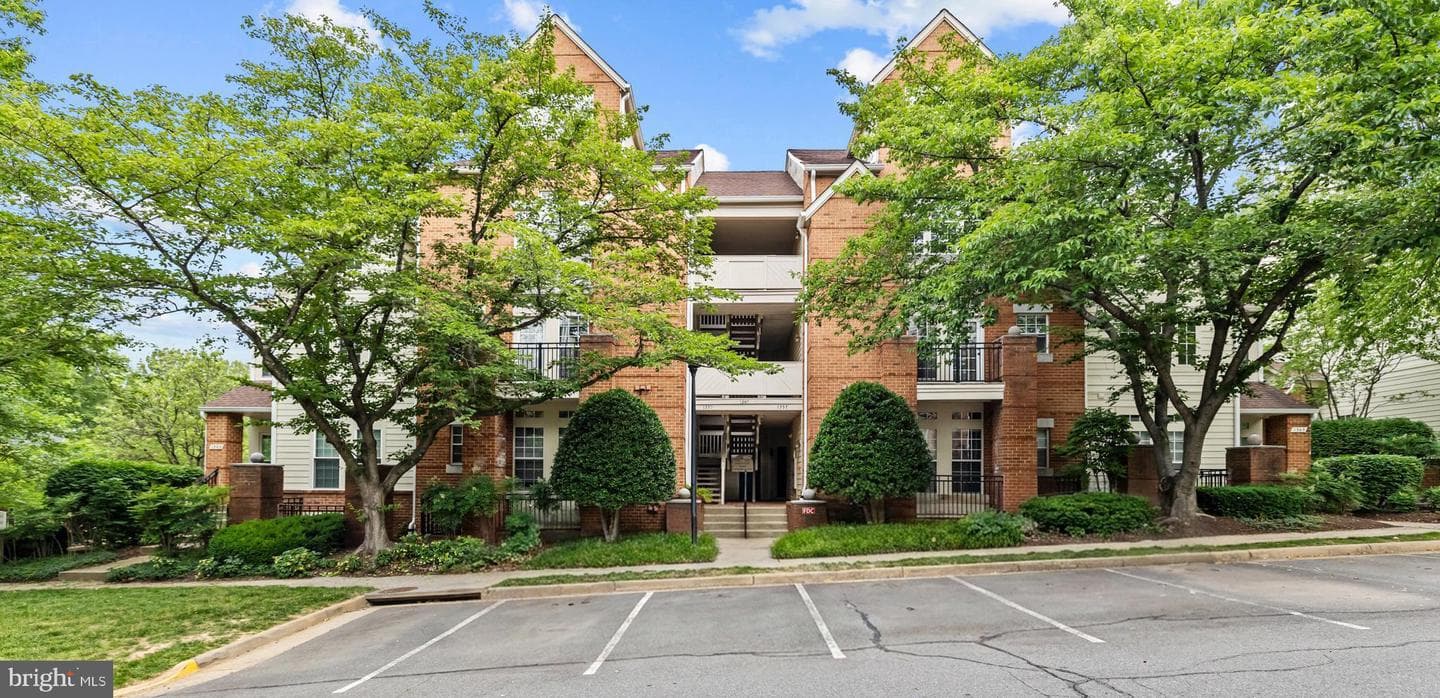 1367c Garden Wall Circle #710, Reston
