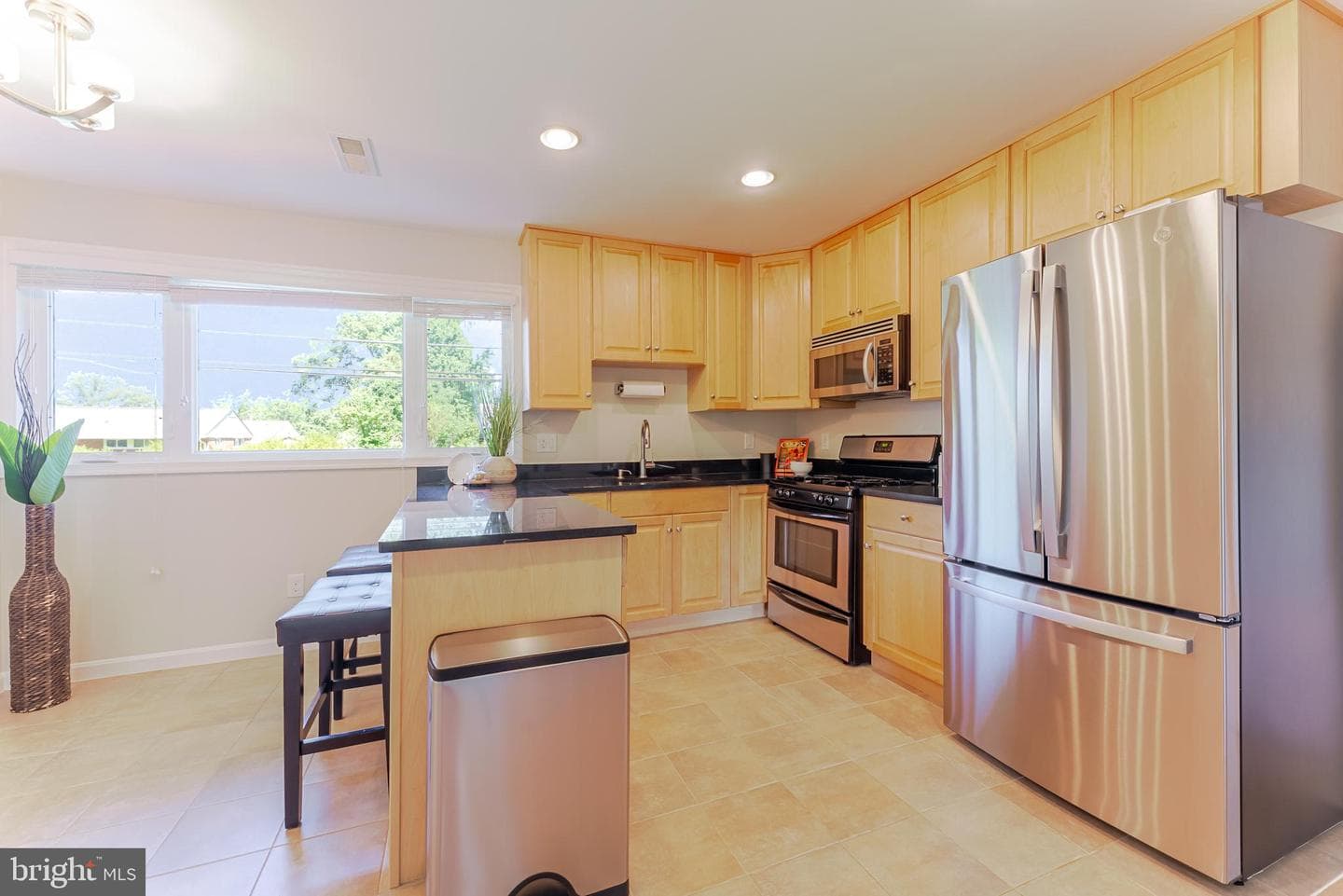 5825 Atteentee Road photo 12